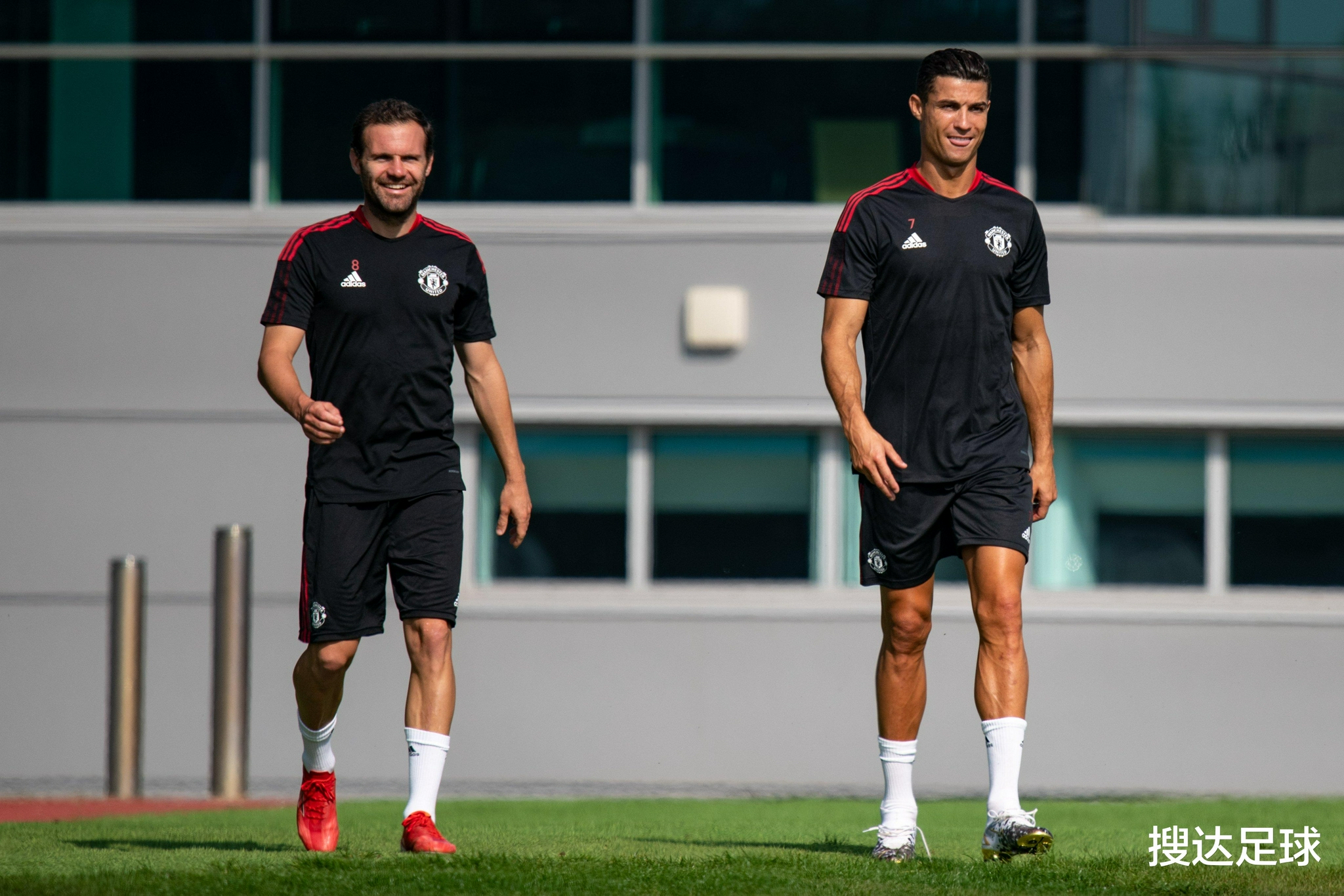 雷竞技官网-清晨国王杯传出新动向，新奥尔良鹈鹕手感冰凉，管理层表态——气氛紧张，资深球员宣示担当-雷竞技官网