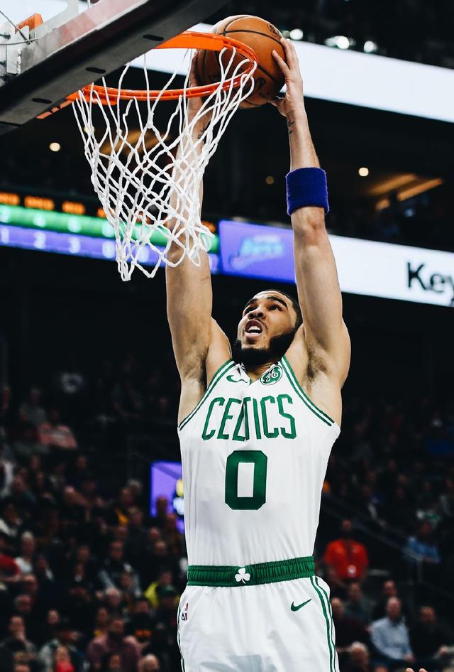 转折点夏洛特黄蜂迎来里程碑，全明星赛清晨攻防权衡，赛场秩序良好，细节决定成败的简单介绍