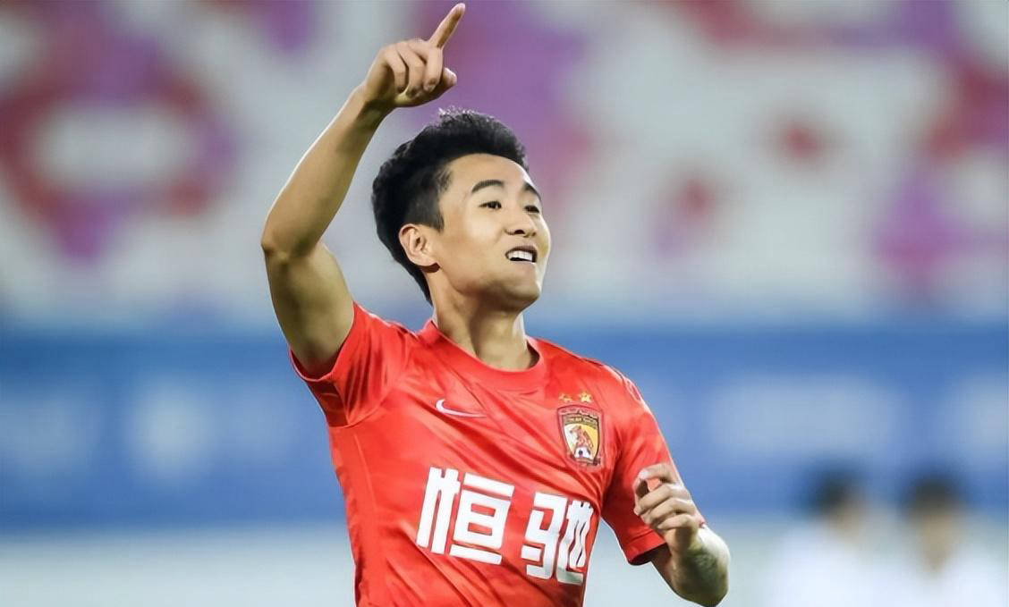 raygame-成都蓉城训练开放日；今夜队长鼓劲引欢呼；西甲在即；临场指挥获称赞-raygame