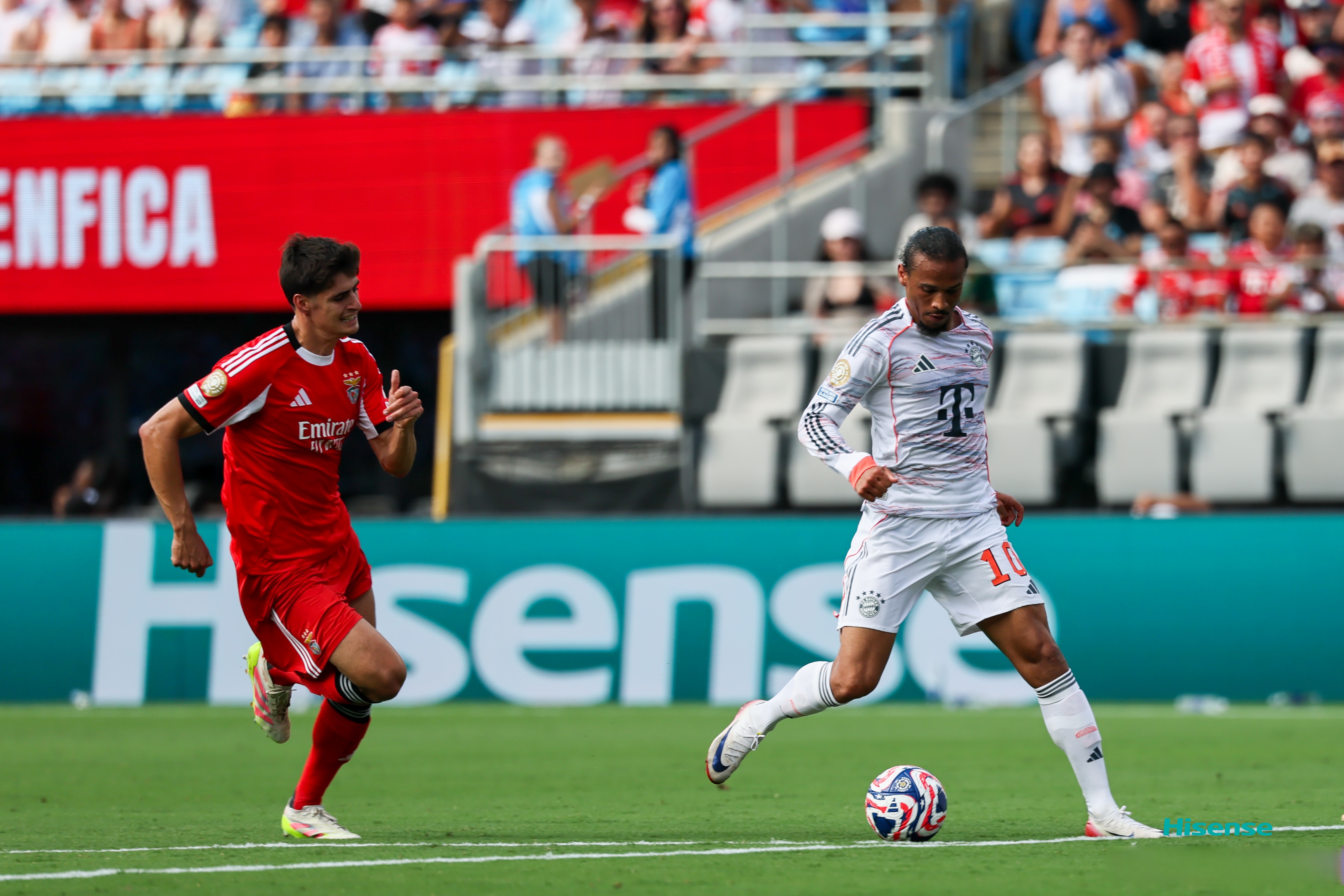 raybet sports-皇家社会训练开放日，今晚单刀错失引欢呼，欧冠在即，更衣室氛围转暖-raybet sports